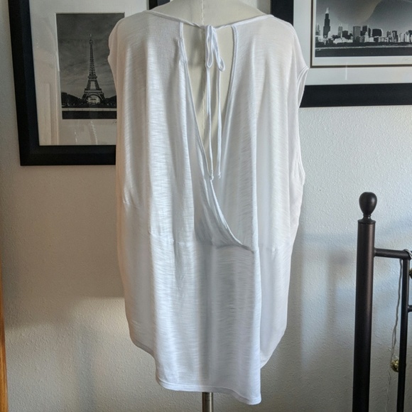 {LA Made Anthropologie} White Top Size Small P - Picture 5 of 7